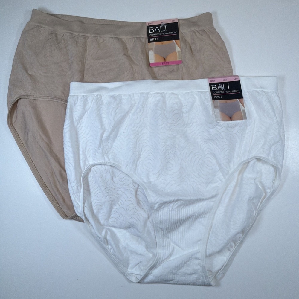 Bali Comfort Revolution Brief Style 803J 2 Pair Women's 10/11 White Tan NEW